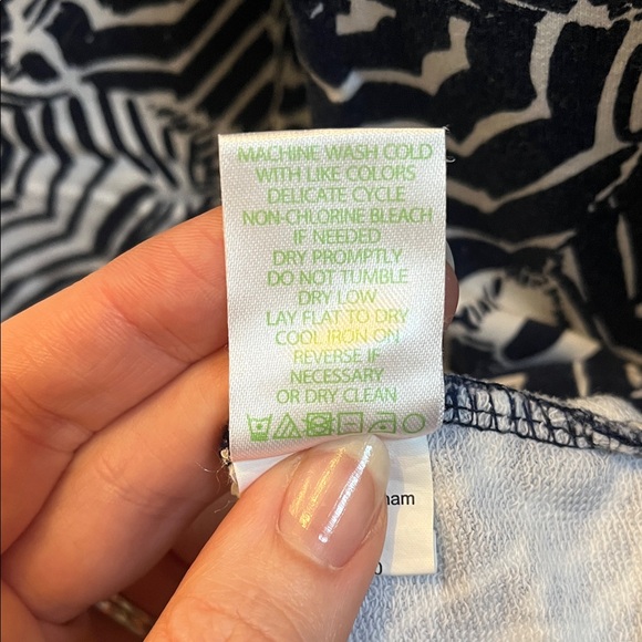 Lilly Pulitzer Navy and White Zip Up Top - Size XSmall - Picture 8 of 8